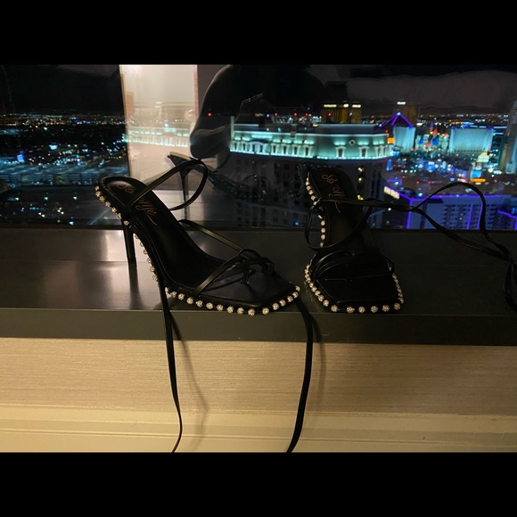 Shoes - Picture 3 of 4